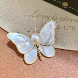 Broche Papillon Blanc avec Perle