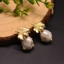 Boucles d'oreilles abeille faites à la main avec perle
